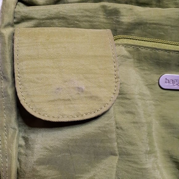 Baggallini Multi-Pocket Nylon Convertible Bagg - Picture 4 of 12